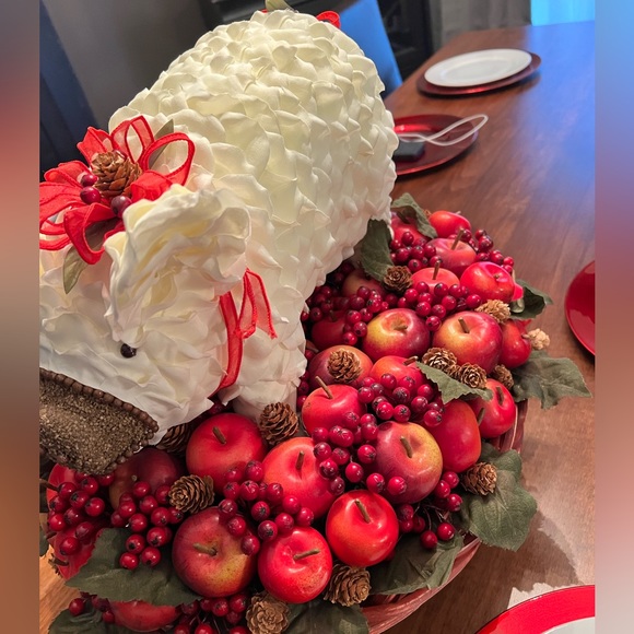 Vintage XL Artisan Rose Petal Christmas Pig in festive basket Faux Floral - Picture 9 of 16